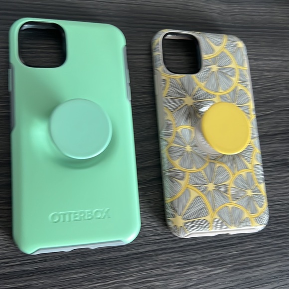 OtterBox Accessories 2 Otter Box Pop Socket Cases For Iphone 1 Pro